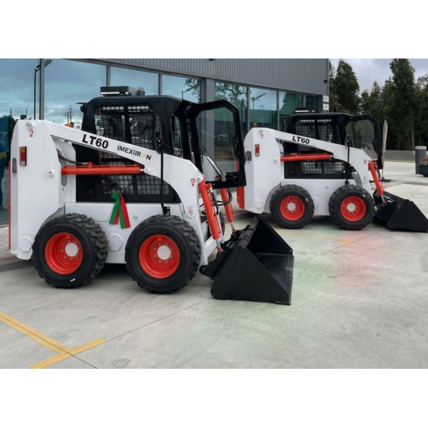 Mini pá Carregadora LT 60 Motor Yanmar 42.1 KW